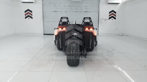 Photo 6 VIN: 57XAASFA9K8135504 - POLARIS SLINGSHOT 