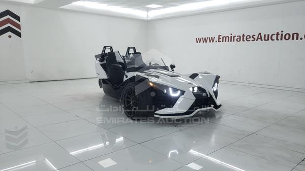 Photo 8 VIN: 57XAASFA9K8135504 - POLARIS SLINGSHOT 