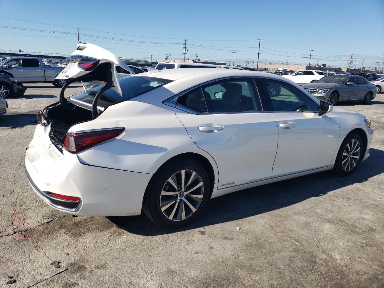 Photo 2 VIN: 58AB21B16KU001622 - LEXUS ES 