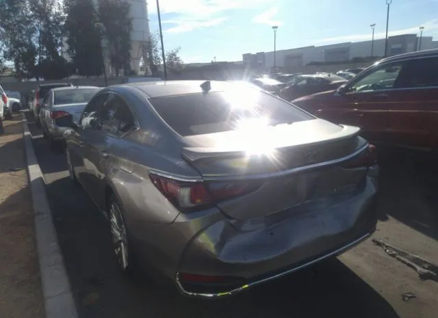 Photo 2 VIN: 58AB21B19KU004319 - LEXUS ES 