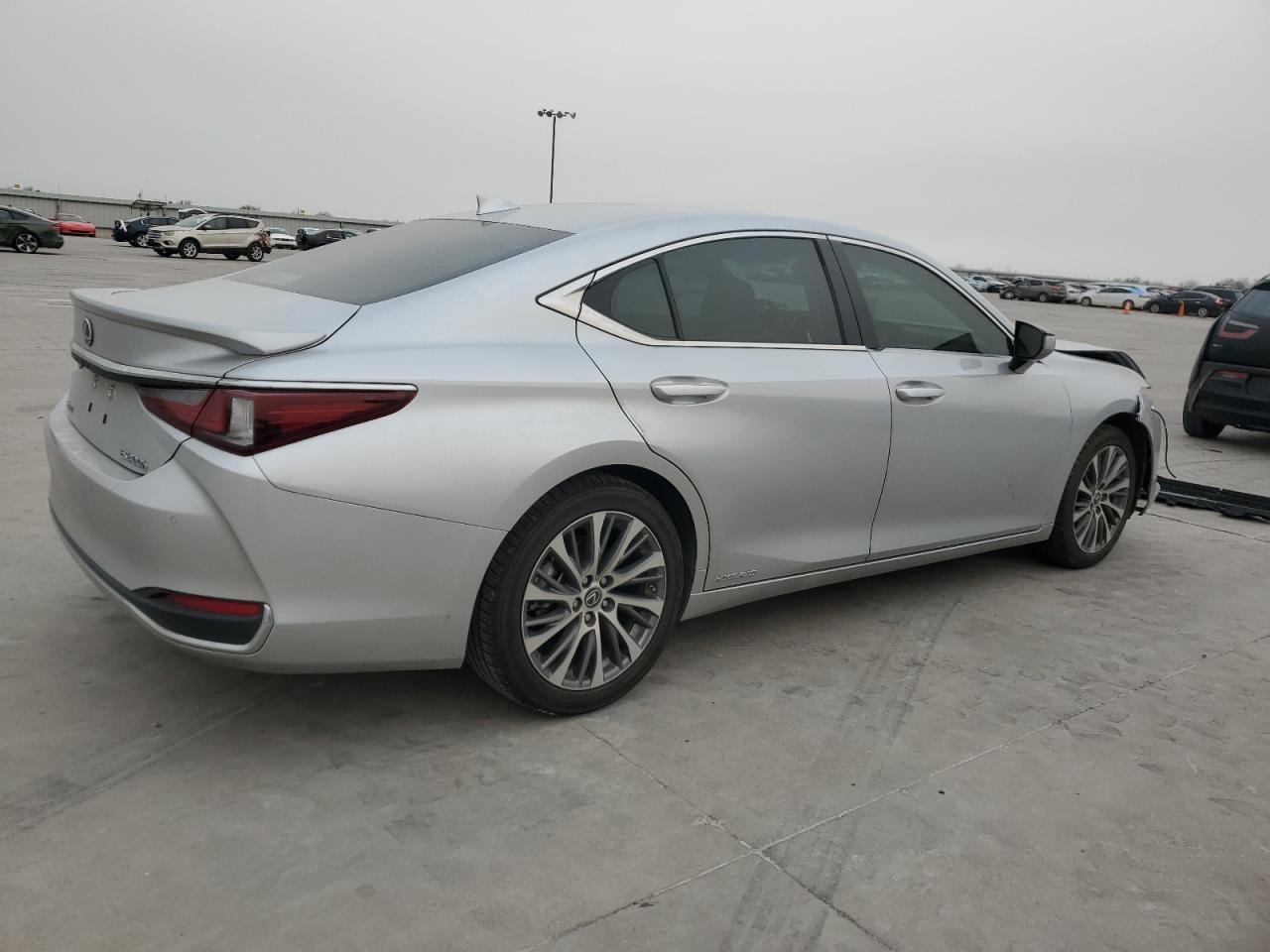 Photo 2 VIN: 58AB21B1XKU003583 - LEXUS ES 