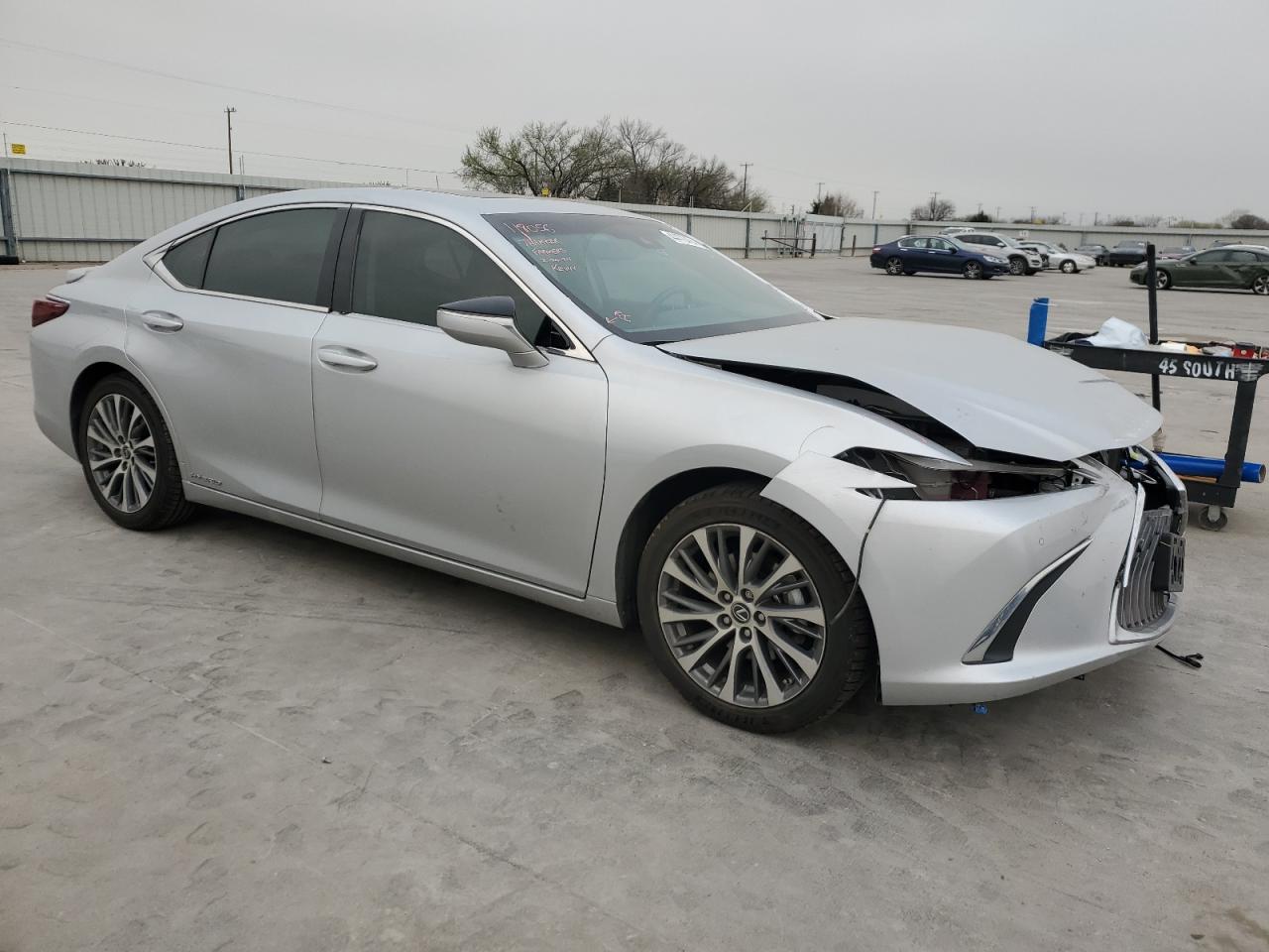 Photo 3 VIN: 58AB21B1XKU003583 - LEXUS ES 