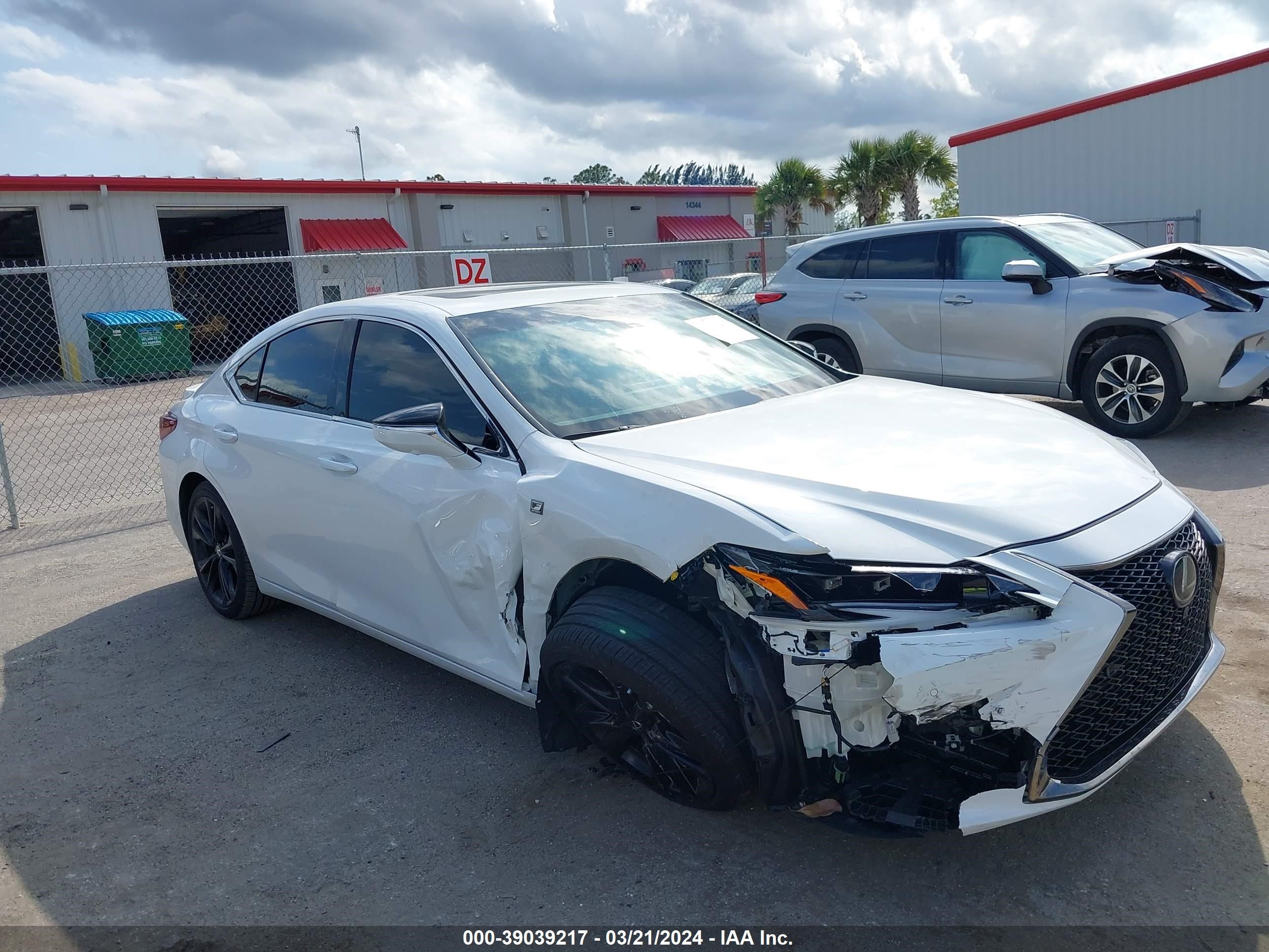 Photo 12 VIN: 58ABA1C10RU037513 - LEXUS ES 