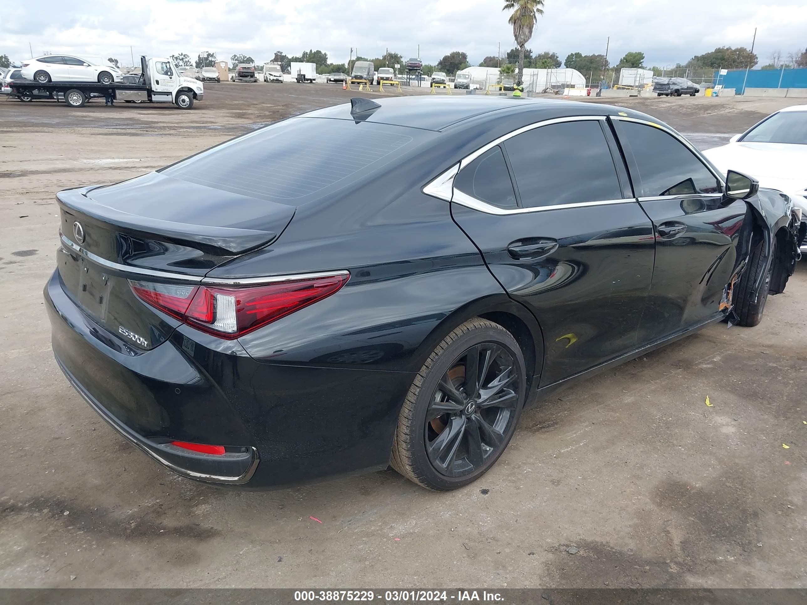 Photo 3 VIN: 58ABA1C13RU041541 - LEXUS ES 