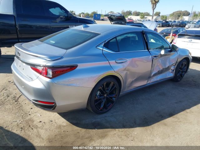 Photo 3 VIN: 58ABA1C15RU040035 - LEXUS ES 