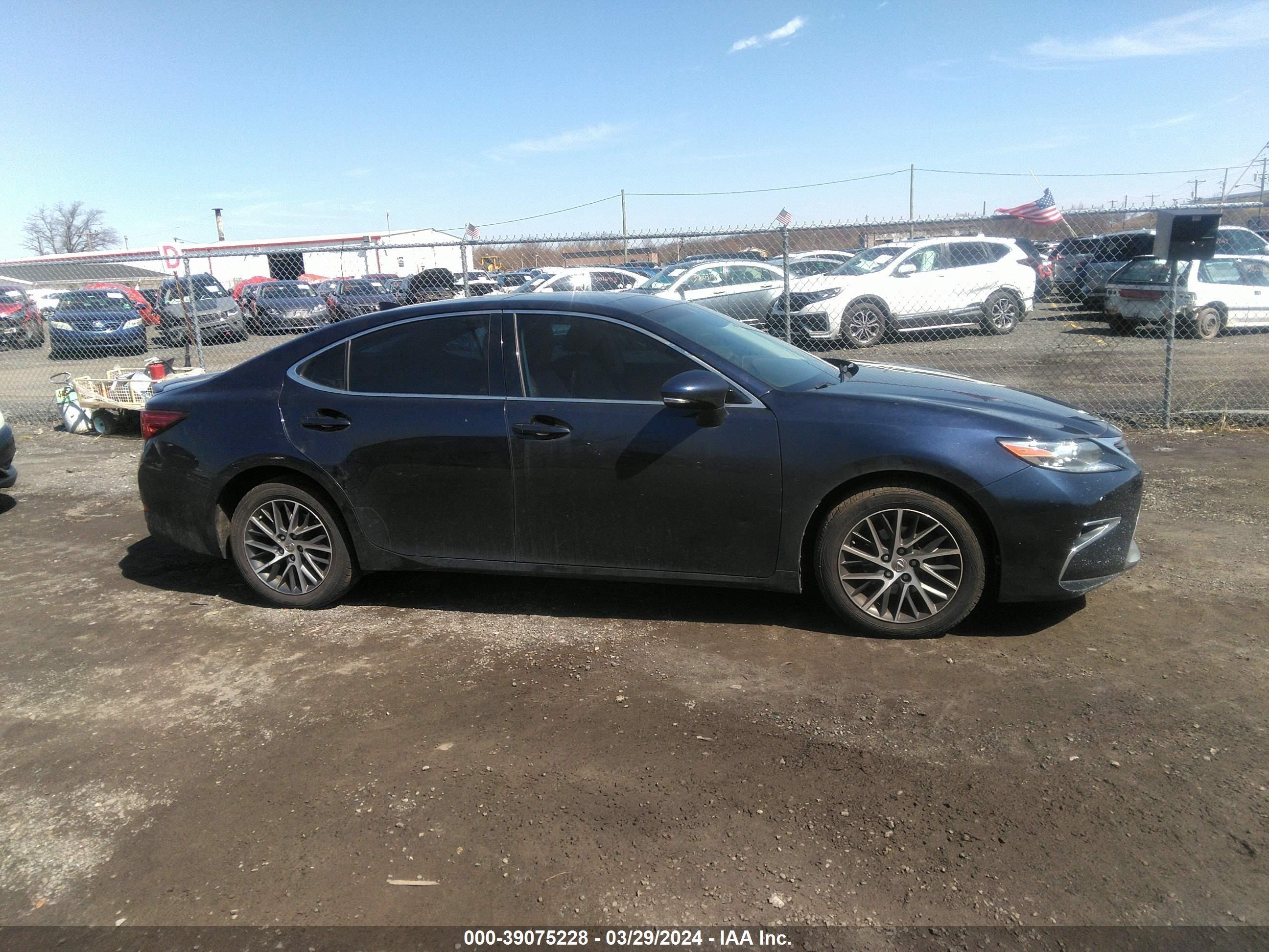 Photo 12 VIN: 58ABK1GG0HU053284 - LEXUS ES 