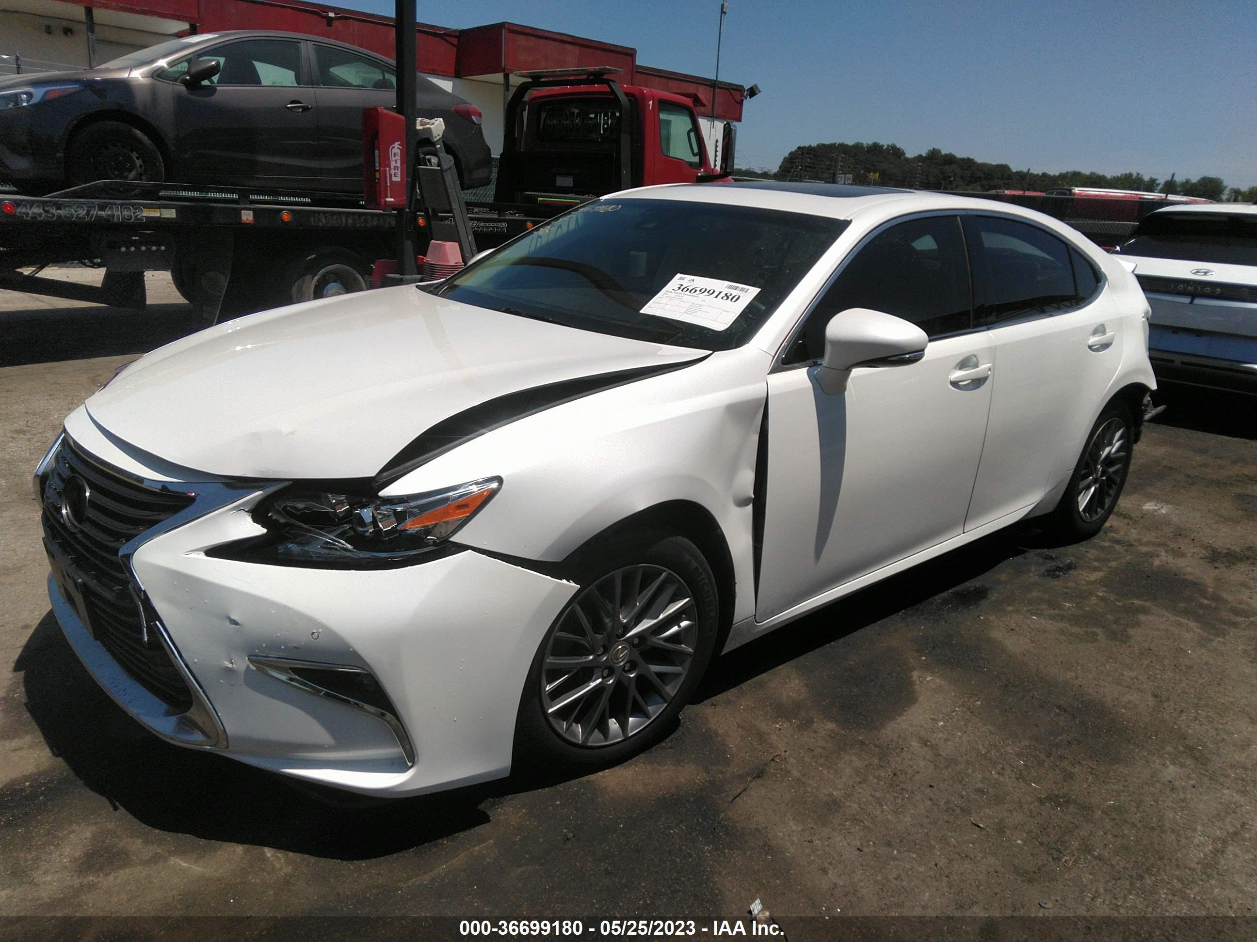 Photo 1 VIN: 58ABK1GG0JU103039 - LEXUS ES 