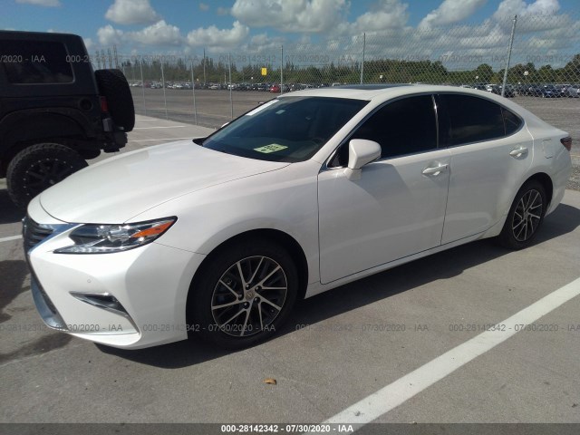 Photo 1 VIN: 58ABK1GG0JU112565 - LEXUS ES 