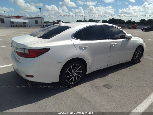 Photo 3 VIN: 58ABK1GG0JU112565 - LEXUS ES 