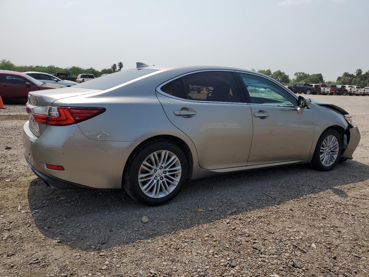 Photo 2 VIN: 58ABK1GG1GU019496 - LEXUS ES 