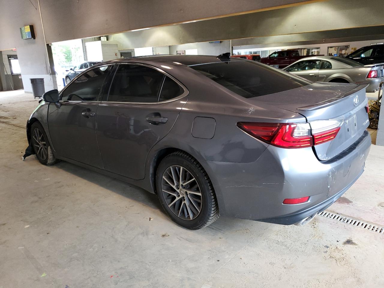 Photo 1 VIN: 58ABK1GG1HU074788 - LEXUS ES 