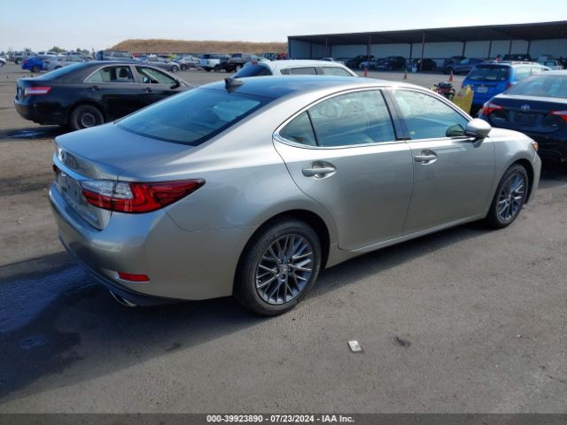 Photo 3 VIN: 58ABK1GG1JU104152 - LEXUS ES 