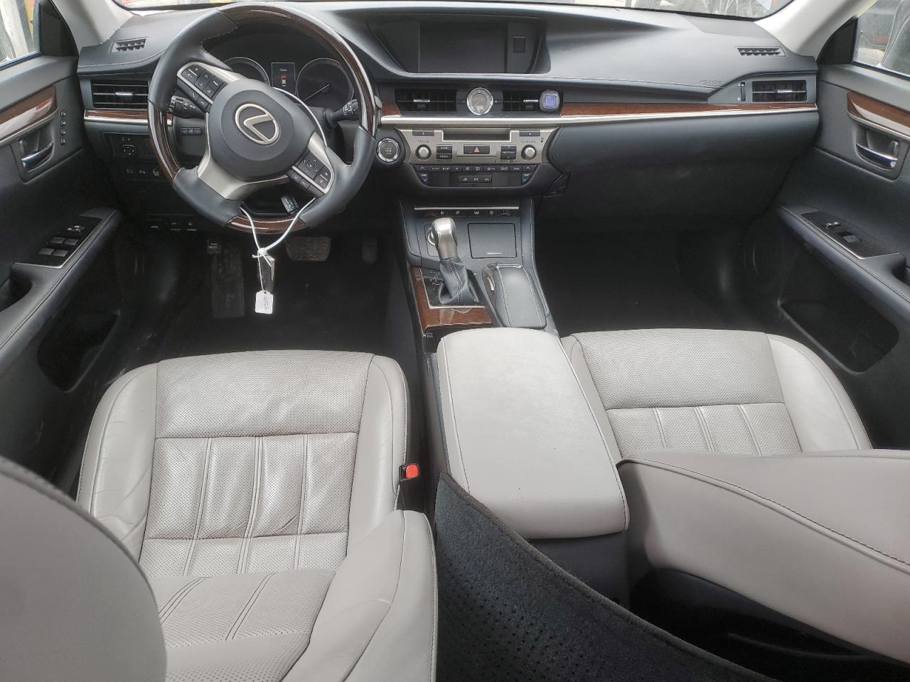 Photo 7 VIN: 58ABK1GG1JU106905 - LEXUS ES 