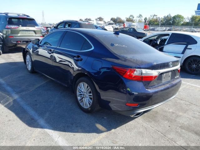 Photo 2 VIN: 58ABK1GG2GU005901 - LEXUS ES 