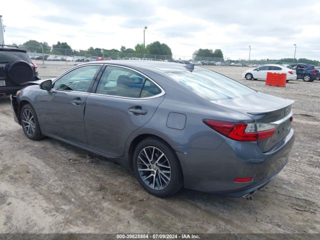 Photo 2 VIN: 58ABK1GG2GU010032 - LEXUS ES 