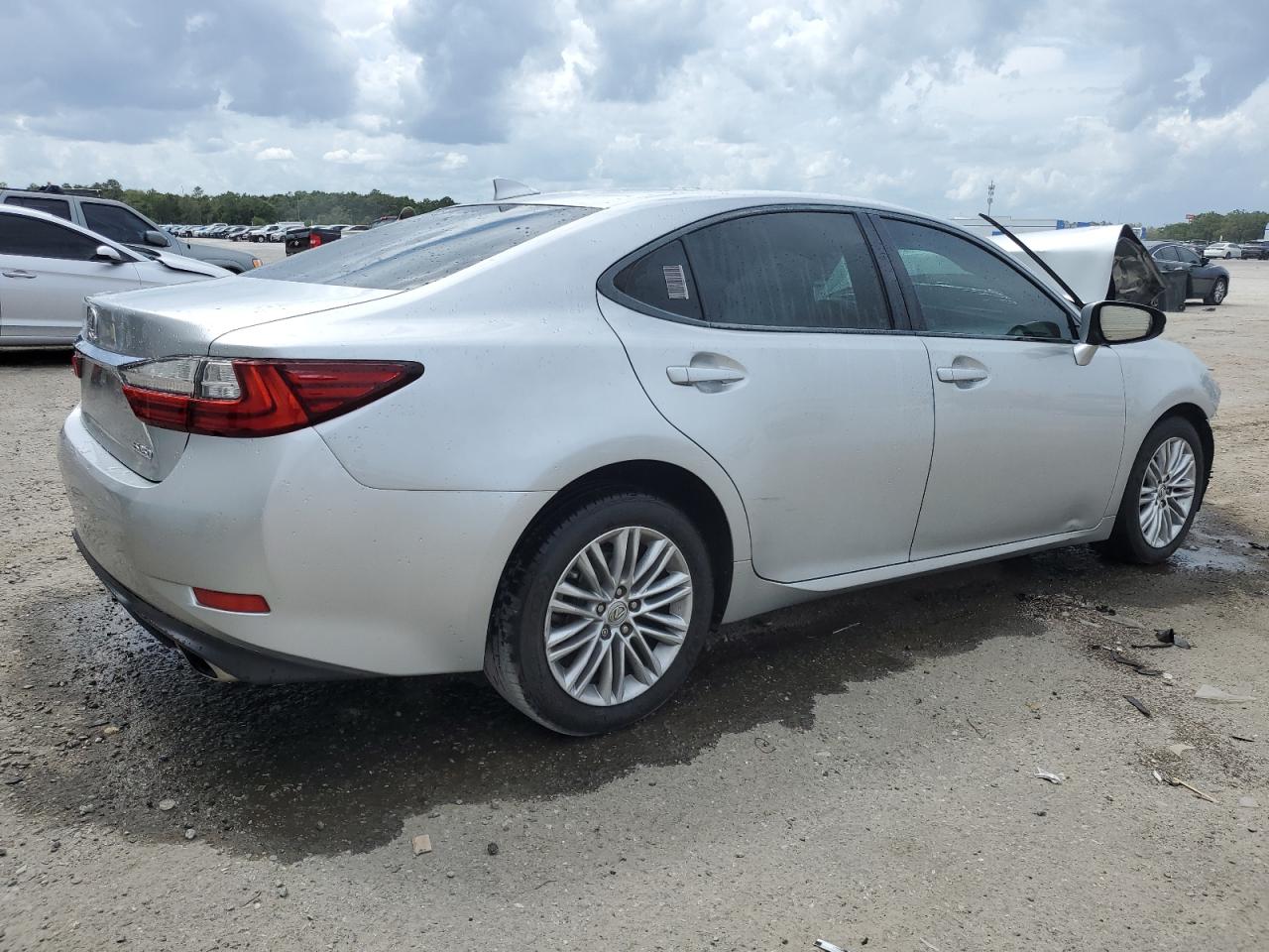 Photo 2 VIN: 58ABK1GG2GU018762 - LEXUS ES 