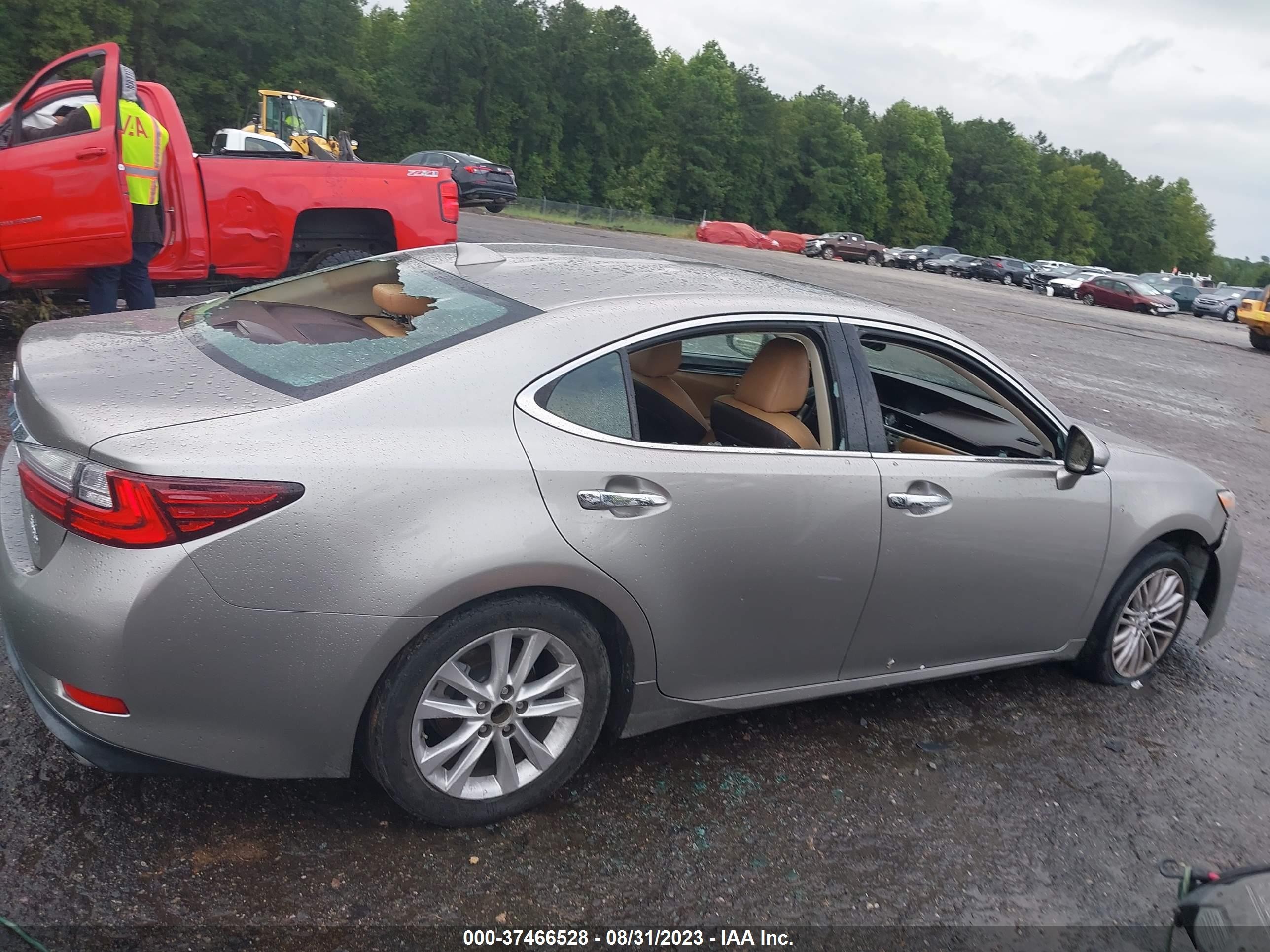 Photo 12 VIN: 58ABK1GG2GU020690 - LEXUS ES 