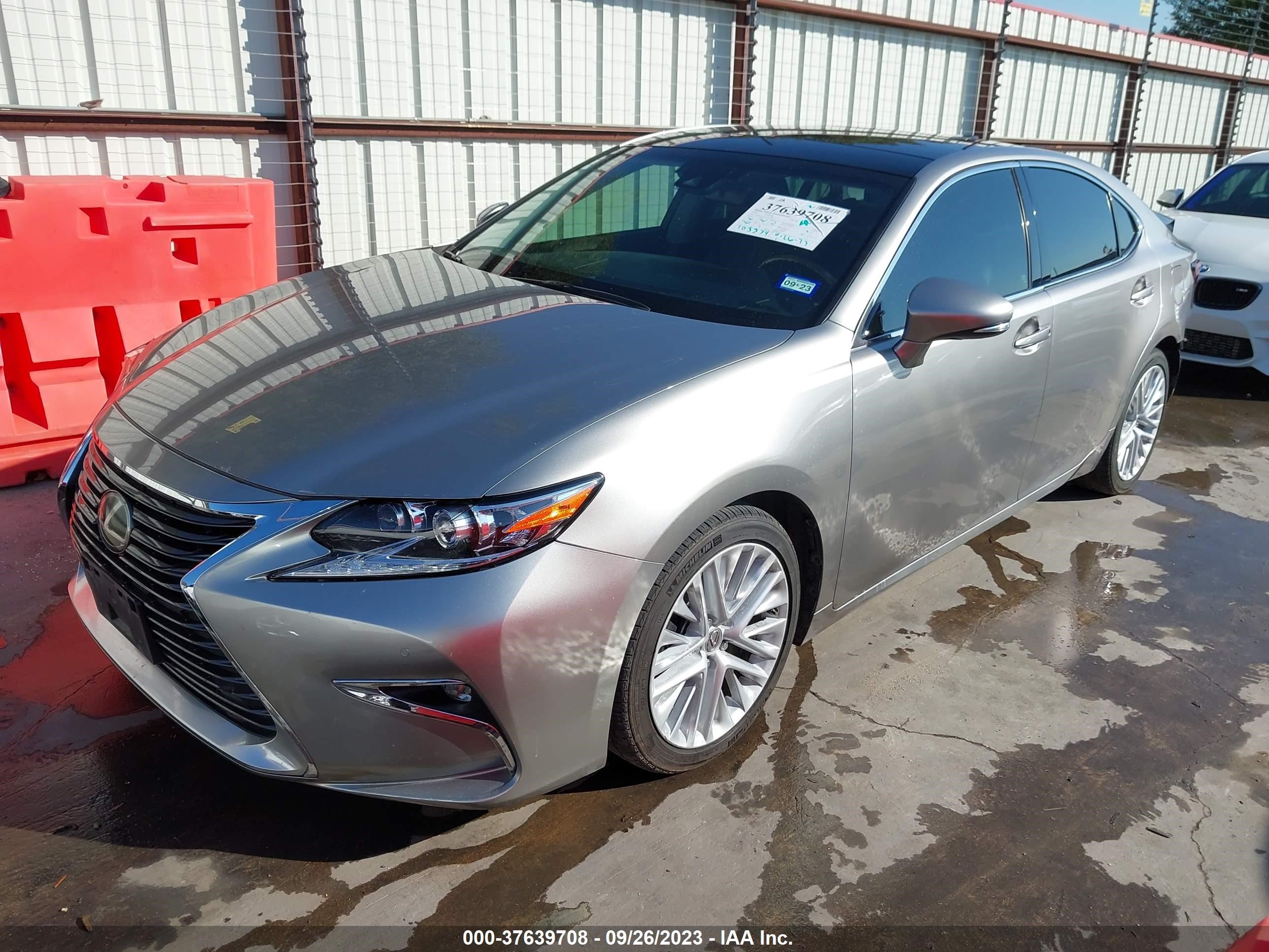 Photo 1 VIN: 58ABK1GG2GU022794 - LEXUS ES 