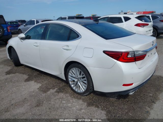 Photo 2 VIN: 58ABK1GG2HU044120 - LEXUS ES 