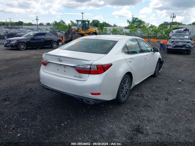 Photo 3 VIN: 58ABK1GG2HU053710 - LEXUS ES 