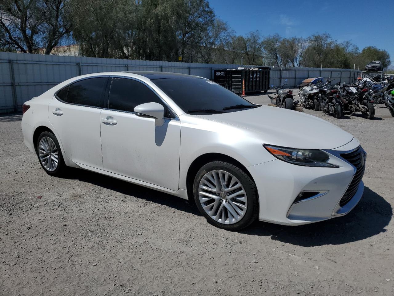 Photo 3 VIN: 58ABK1GG2HU054047 - LEXUS ES 