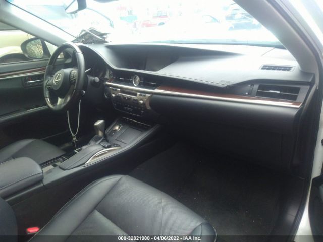 Photo 4 VIN: 58ABK1GG2HU059653 - LEXUS ES 