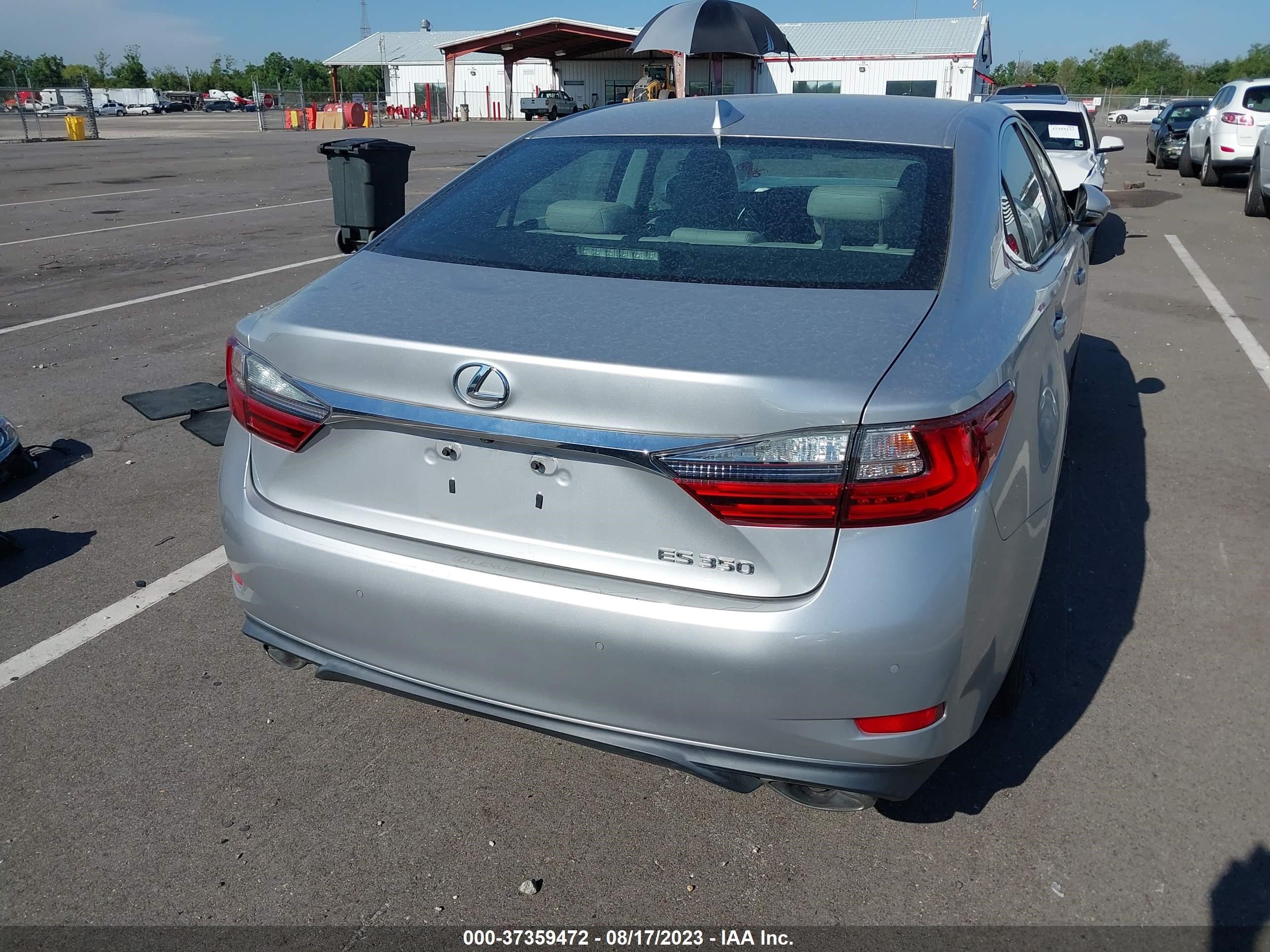 Photo 16 VIN: 58ABK1GG2JU090973 - LEXUS ES 