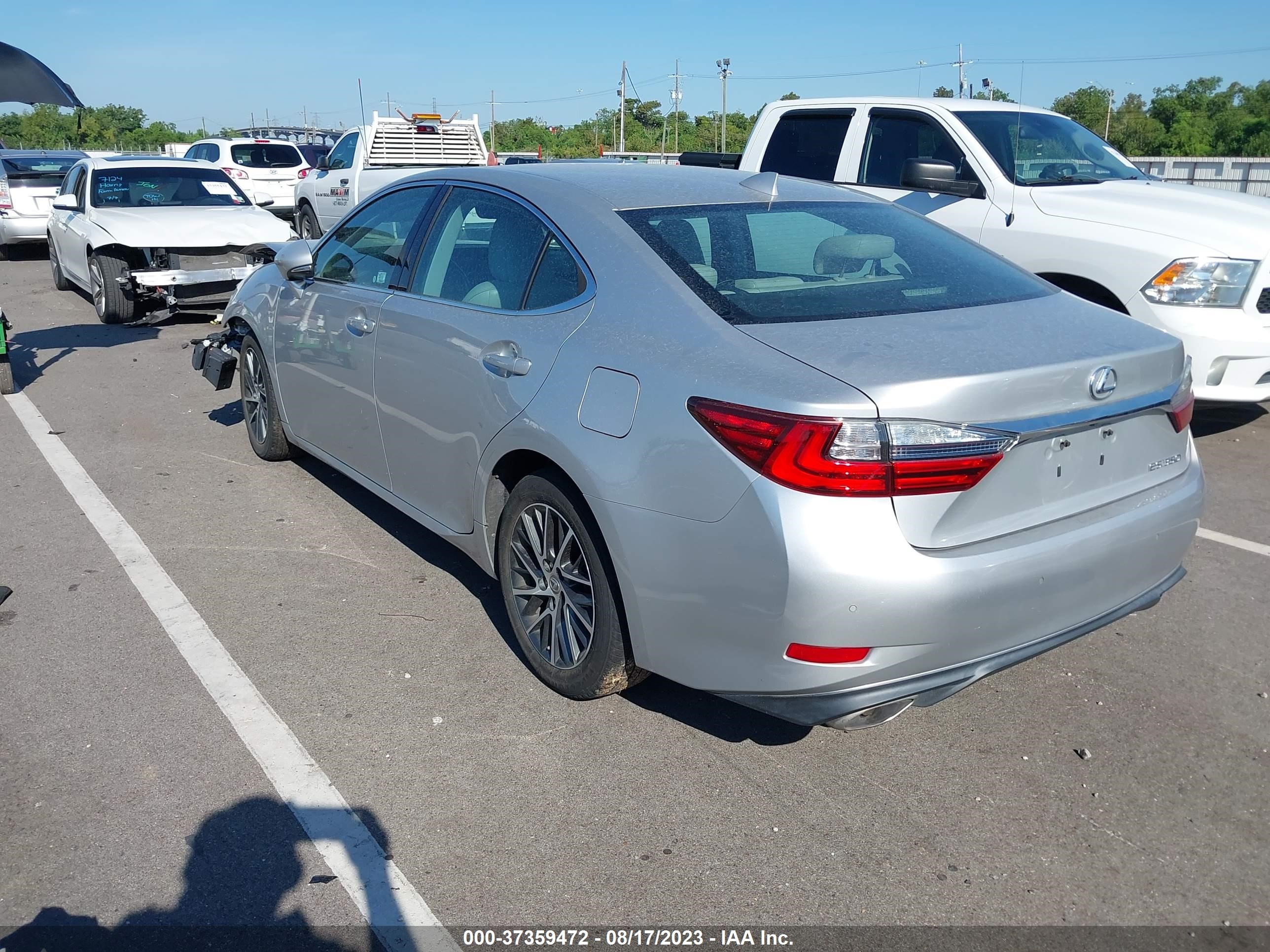 Photo 2 VIN: 58ABK1GG2JU090973 - LEXUS ES 