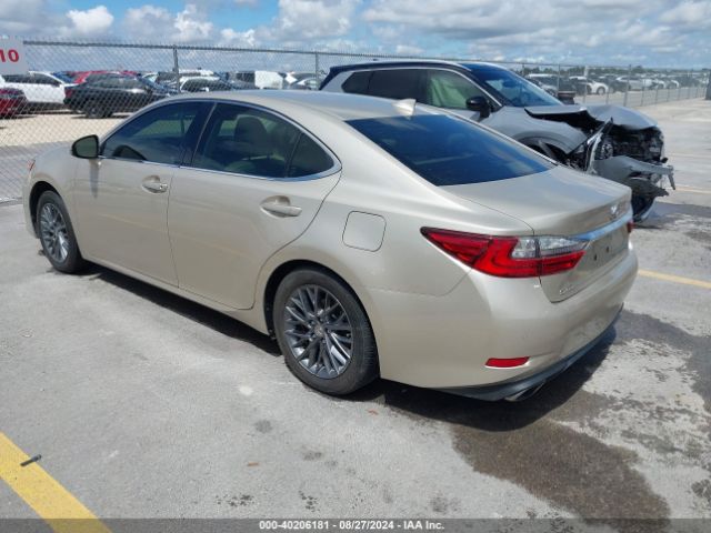 Photo 2 VIN: 58ABK1GG3JU085801 - LEXUS ES 