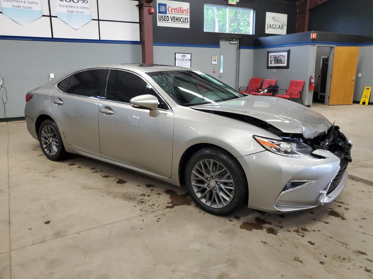 Photo 3 VIN: 58ABK1GG3JU093199 - LEXUS ES 