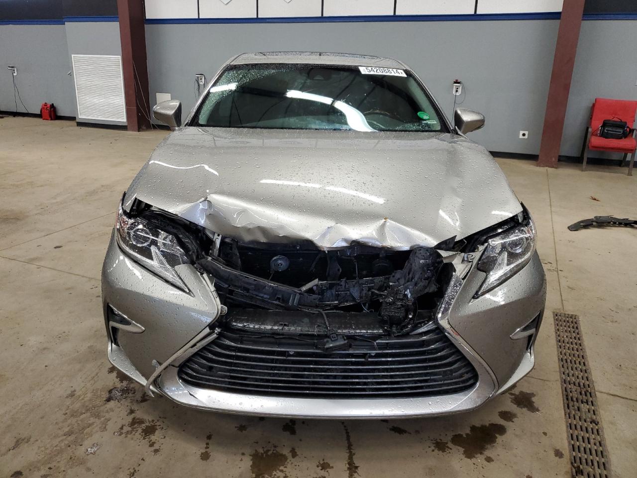 Photo 4 VIN: 58ABK1GG3JU093199 - LEXUS ES 