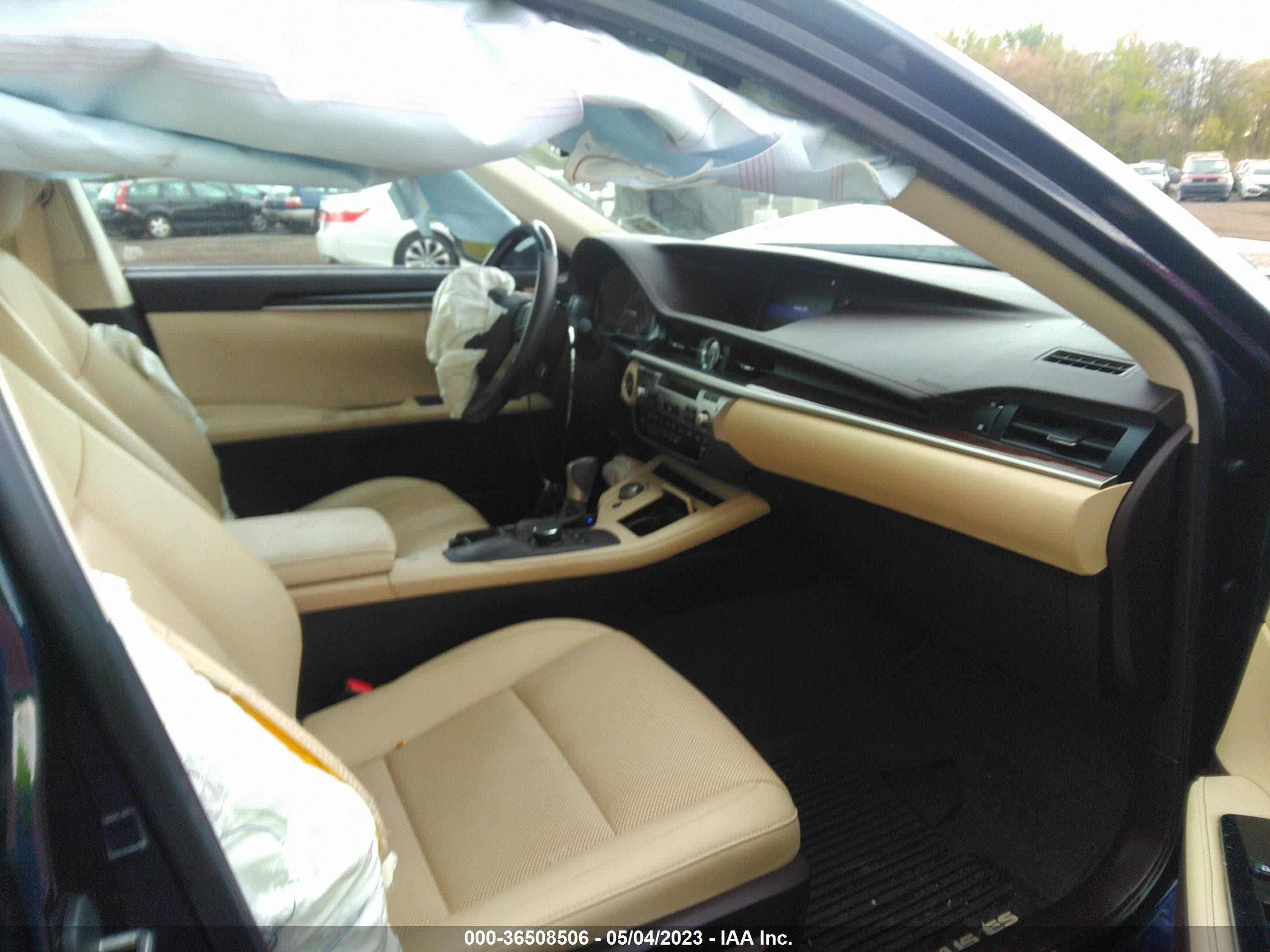 Photo 4 VIN: 58ABK1GG3JU104427 - LEXUS ES 