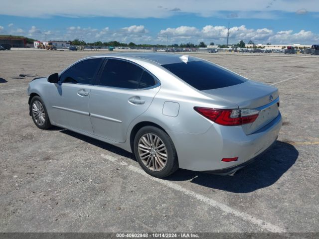 Photo 2 VIN: 58ABK1GG4GU001705 - LEXUS ES 