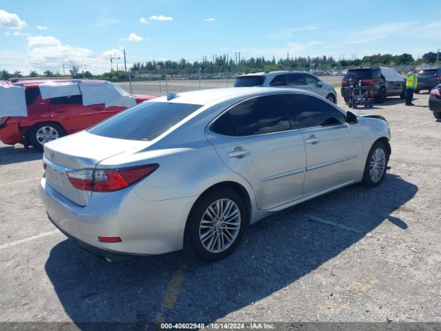 Photo 3 VIN: 58ABK1GG4GU001705 - LEXUS ES 