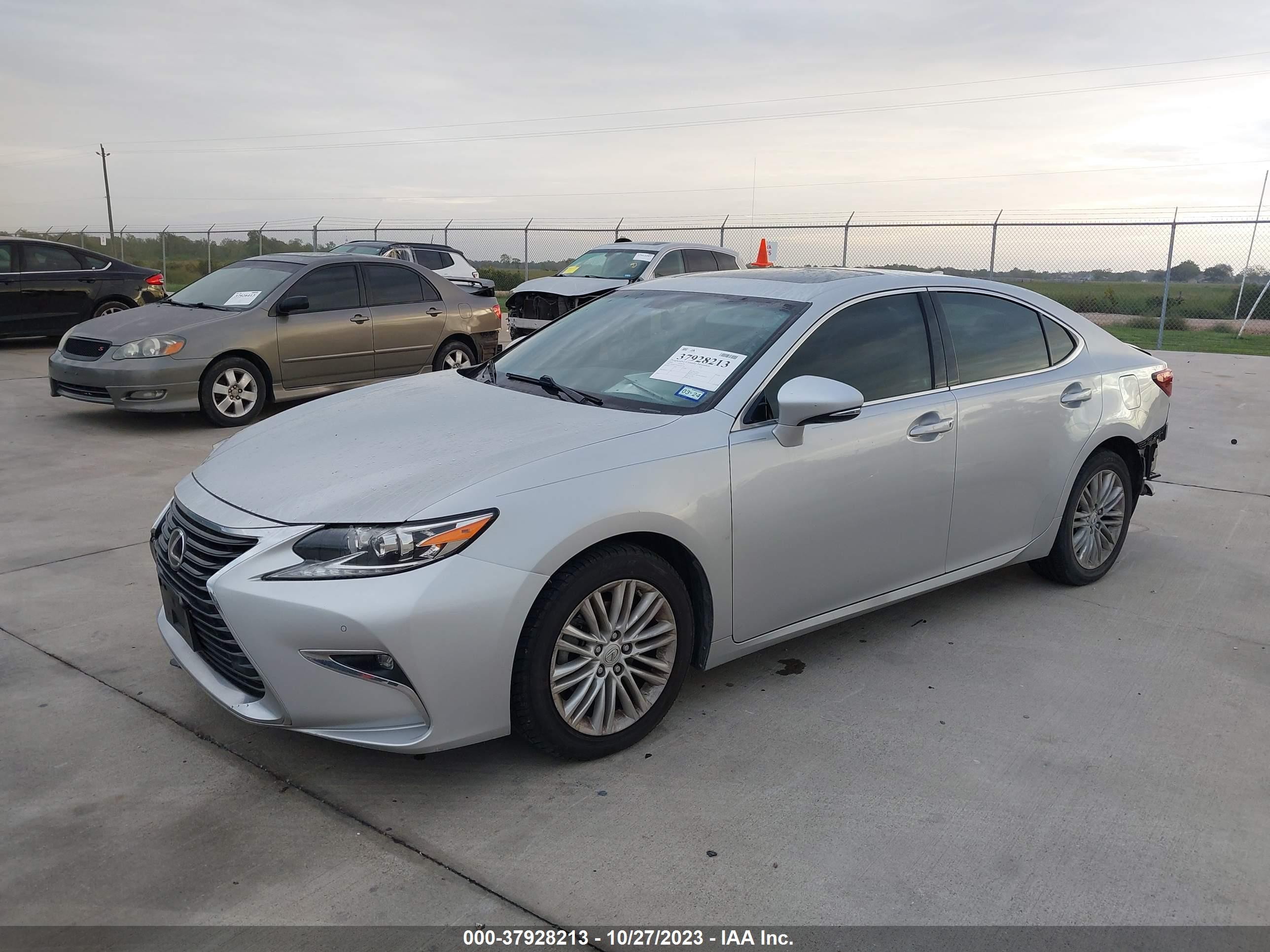 Photo 1 VIN: 58ABK1GG4GU002336 - LEXUS ES 