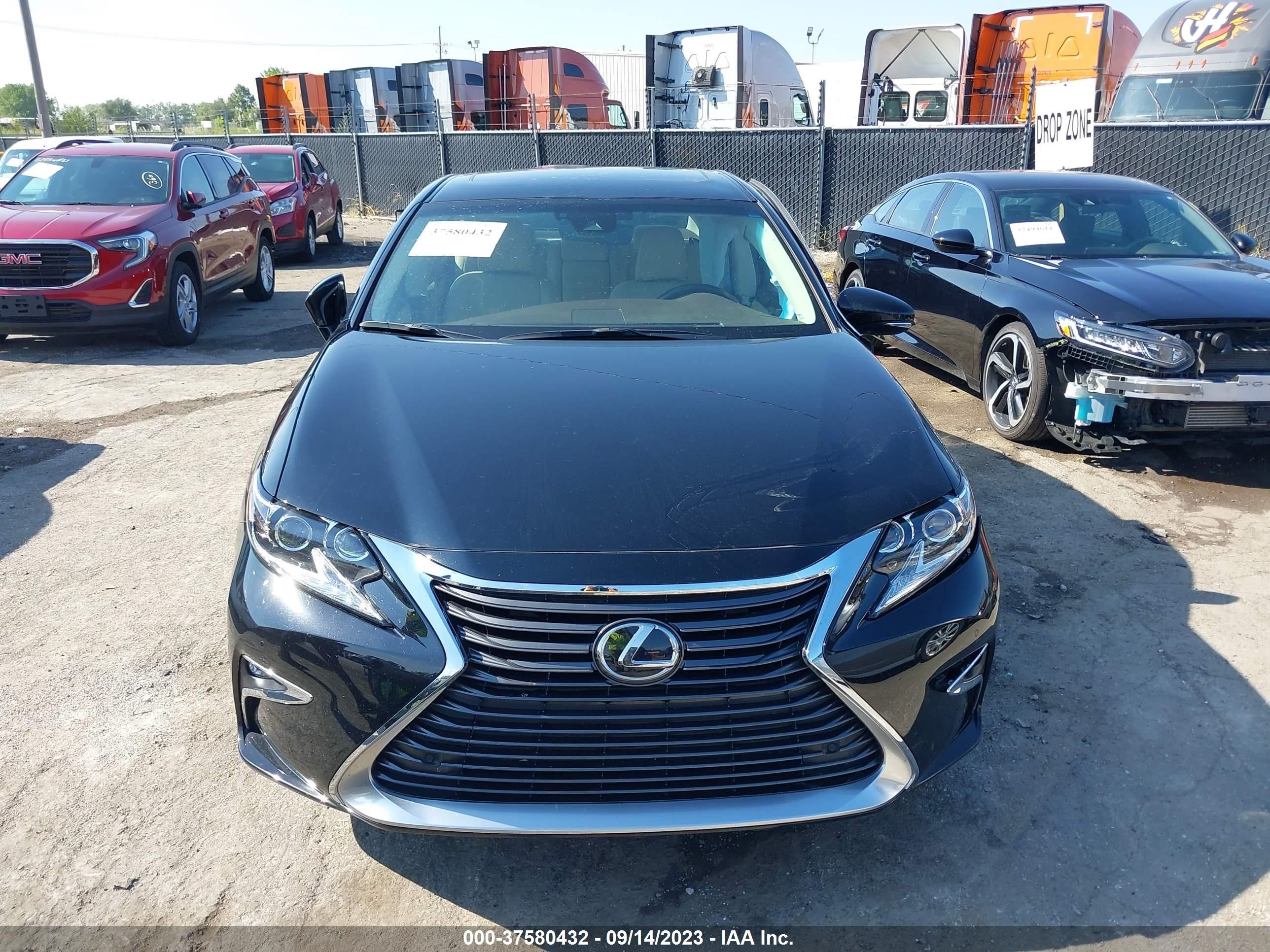 Photo 11 VIN: 58ABK1GG4HU048461 - LEXUS ES 