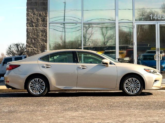 Photo 2 VIN: 58ABK1GG4HU051537 - LEXUS ES 