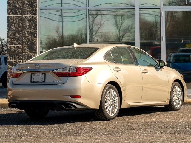 Photo 4 VIN: 58ABK1GG4HU051537 - LEXUS ES 