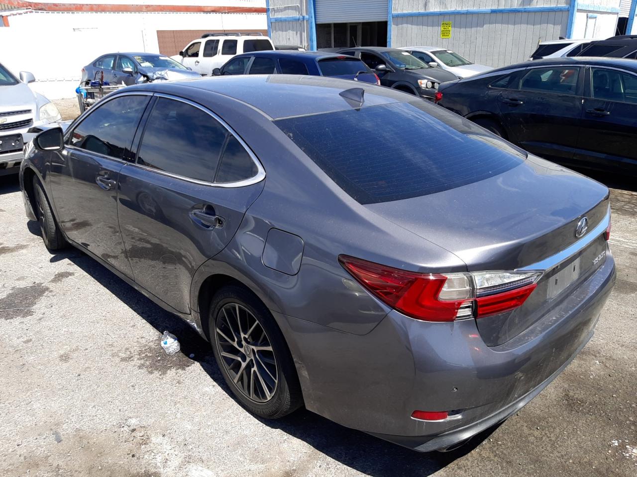 Photo 1 VIN: 58ABK1GG5HU038294 - LEXUS ES 