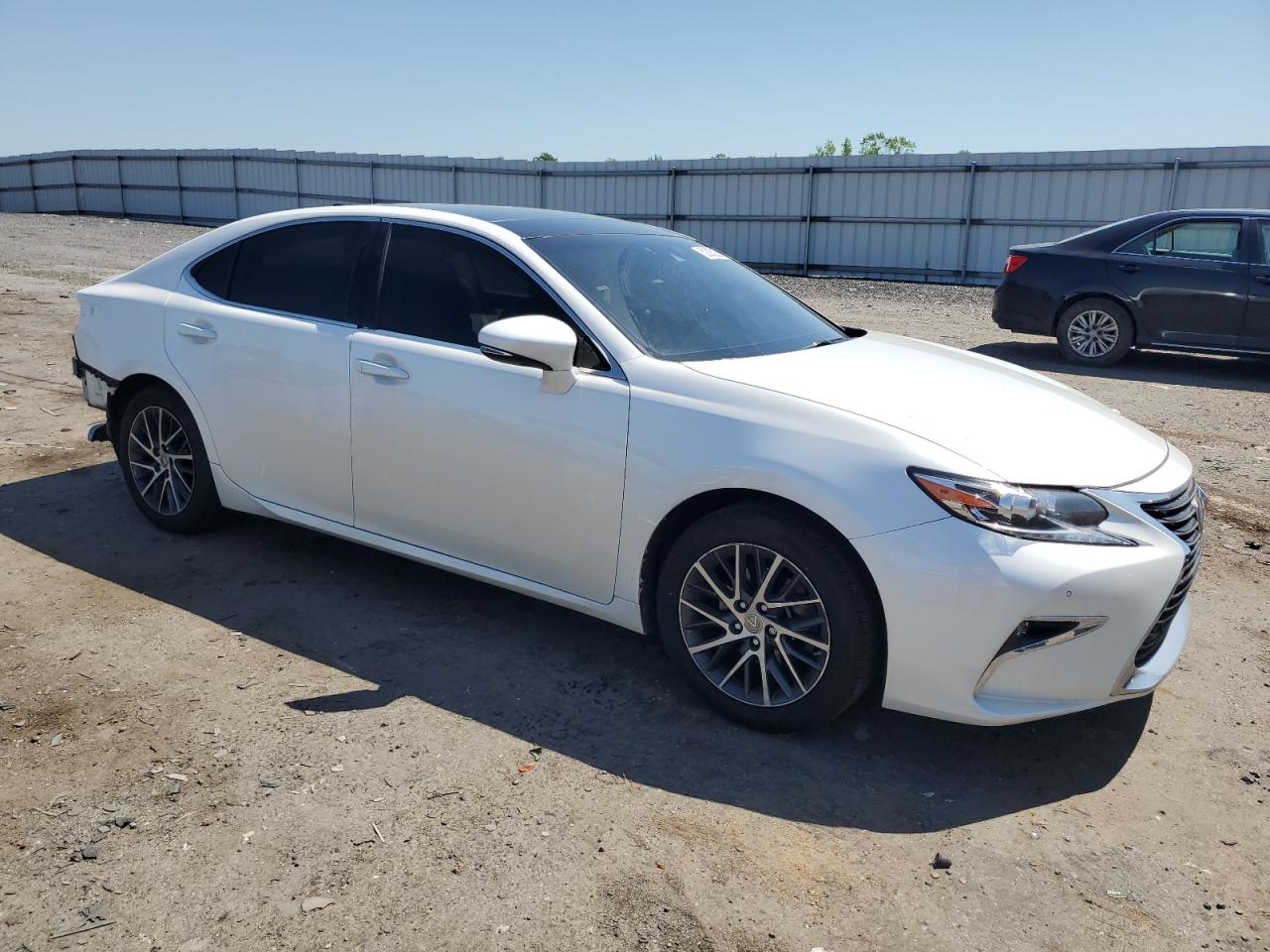 Photo 3 VIN: 58ABK1GG5JU080146 - LEXUS ES 