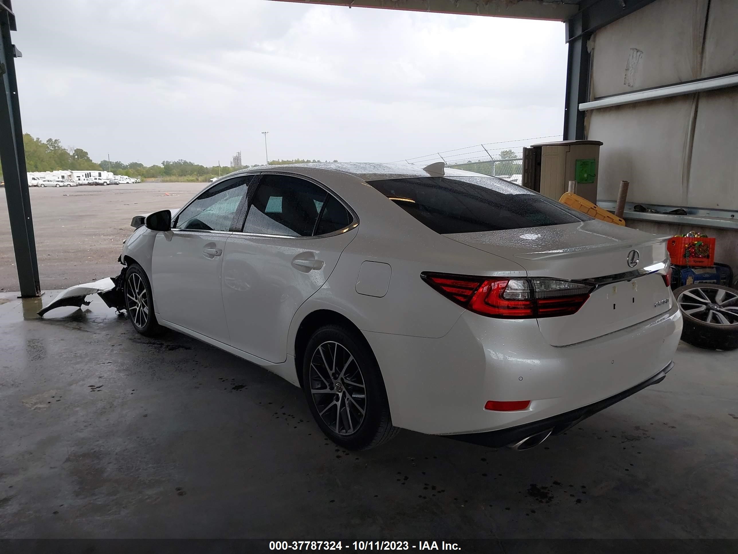 Photo 2 VIN: 58ABK1GG5JU104008 - LEXUS ES 