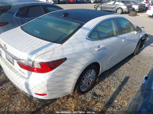 Photo 3 VIN: 58ABK1GG5JU111539 - LEXUS ES 