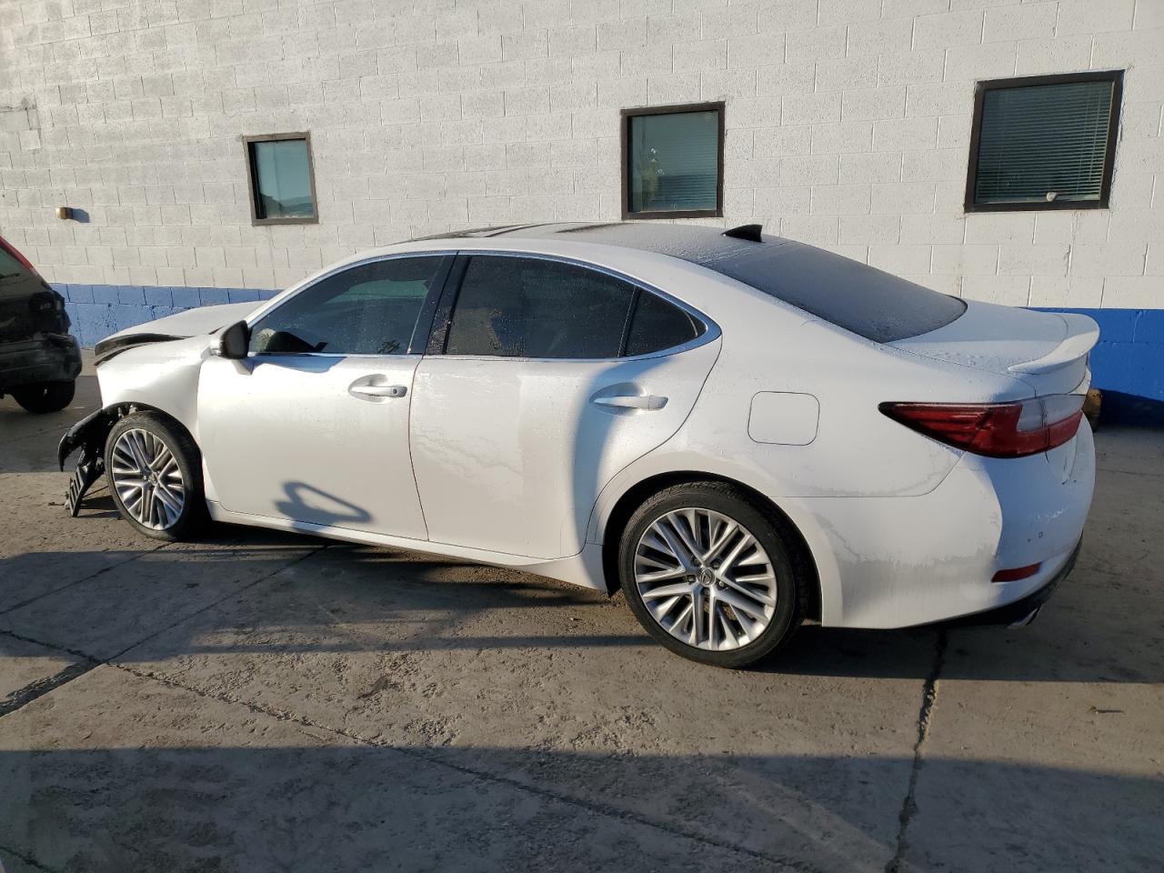 Photo 1 VIN: 58ABK1GG6GU031479 - LEXUS ES 