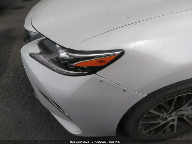 Photo 5 VIN: 58ABK1GG6HU056397 - LEXUS ES 