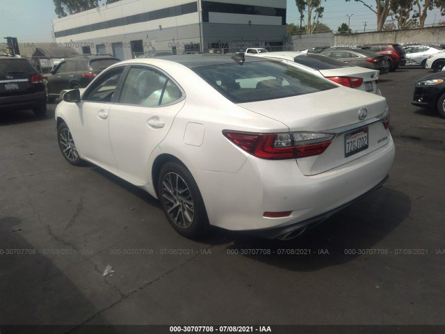 Photo 2 VIN: 58ABK1GG6HU057145 - LEXUS ES 