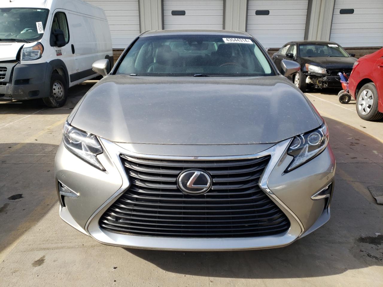 Photo 4 VIN: 58ABK1GG6HU078237 - LEXUS ES 