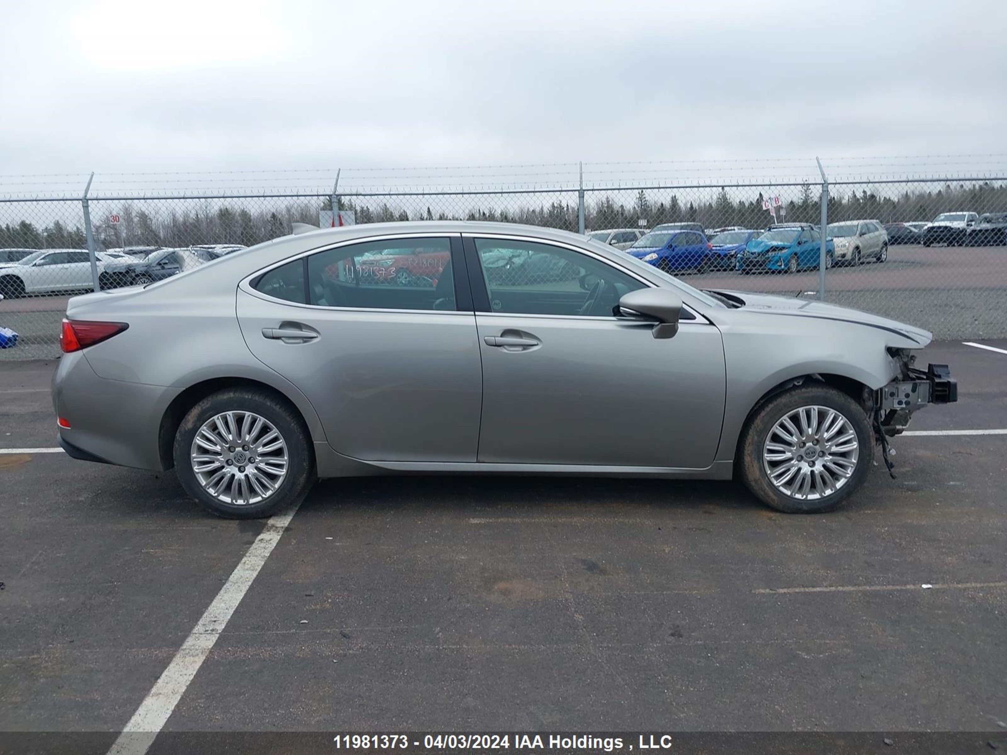 Photo 13 VIN: 58ABK1GG6JU084061 - LEXUS ES 