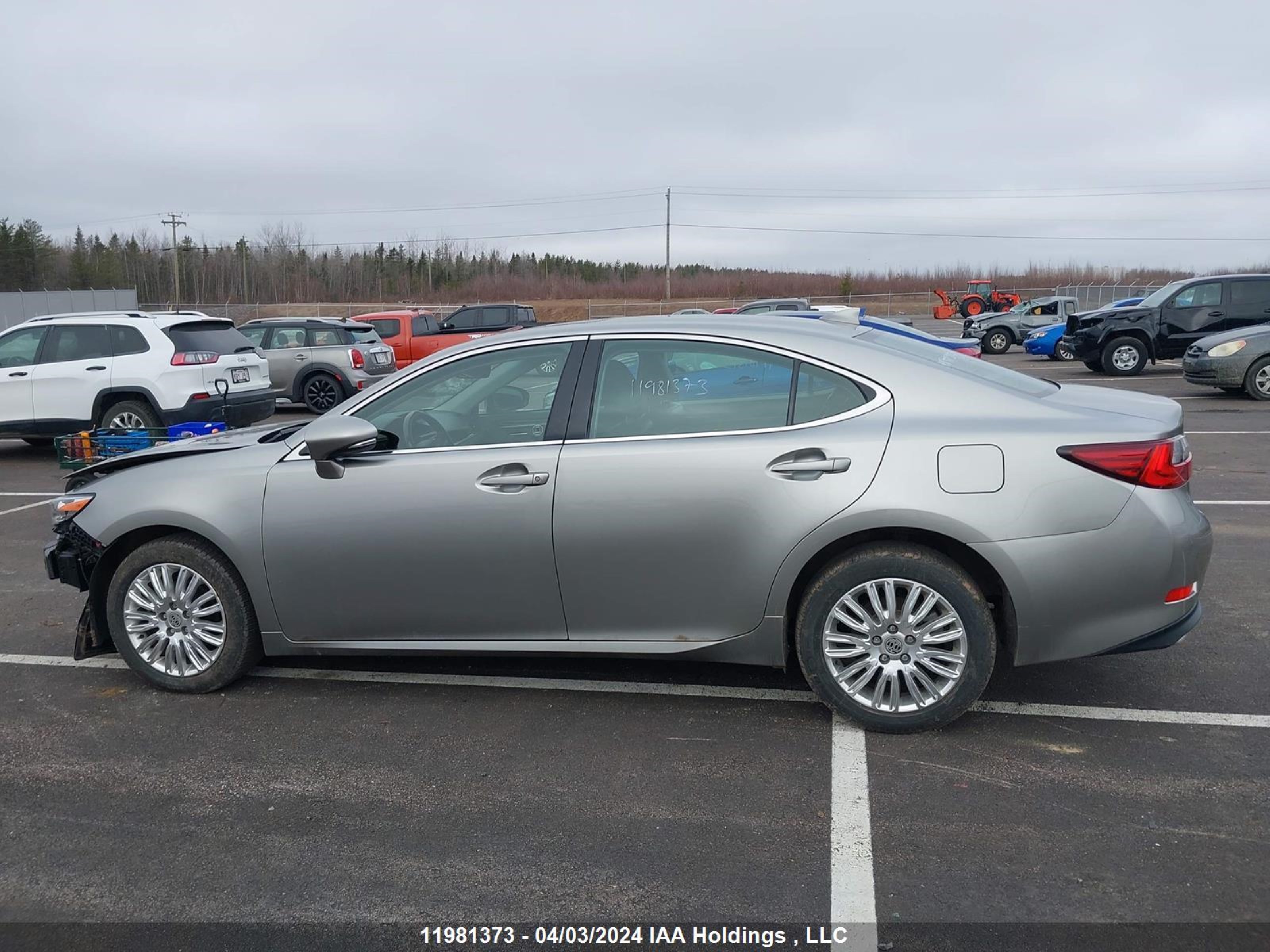 Photo 14 VIN: 58ABK1GG6JU084061 - LEXUS ES 