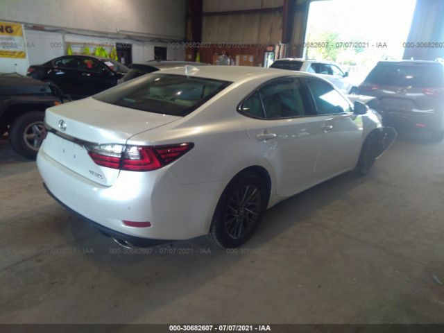 Photo 3 VIN: 58ABK1GG6JU099417 - LEXUS ES 