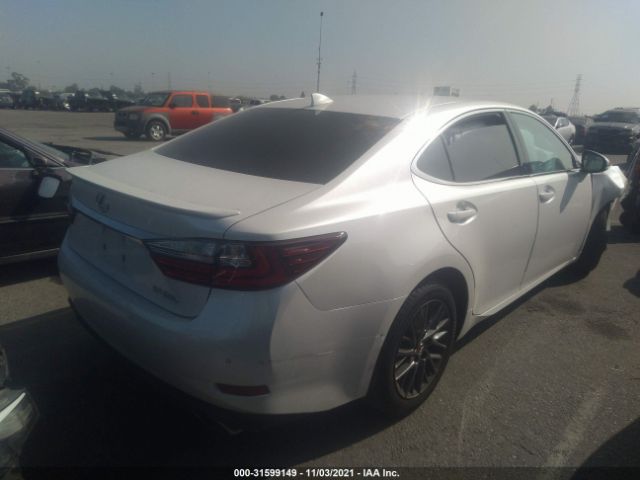 Photo 3 VIN: 58ABK1GG6JU104194 - LEXUS ES 